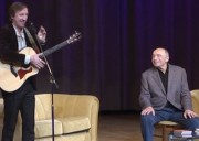 'Смычок касается души': Сергей Светлов выпустил альбом песен на стихи Валентина Гафта (арш) арш